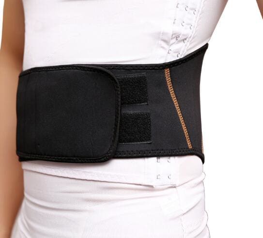 Ceinture de Soutien Lombaire Copper Fit sur ventre d'un homme