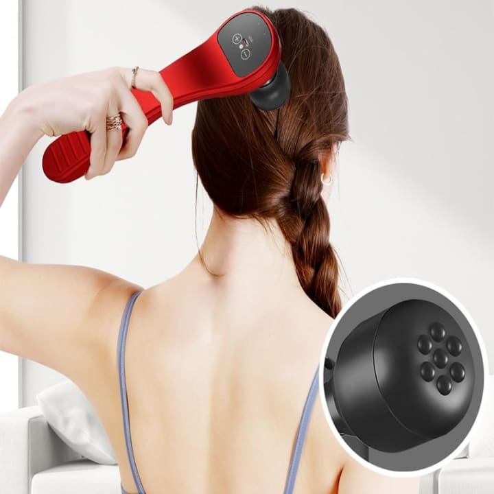 Pistolet de massage mini - Femme qui se masse la nuque