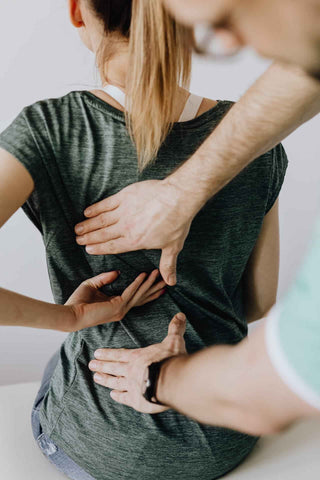 Corriger la posture du dos - séance de kine