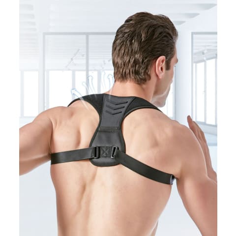 Homme avec le correcteur de posture en néoprène mixte et sa conception respirante