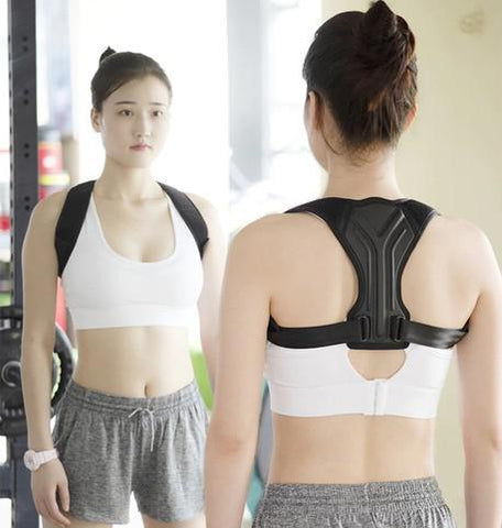 Correcteur de Posture Medical sur une jeune femme dans une salle de sport