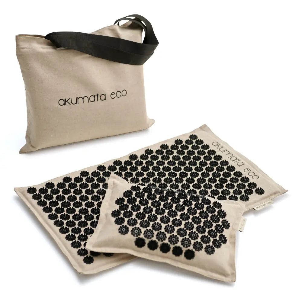 Tapis de Fleur Dos Akumata Eco avec une femme