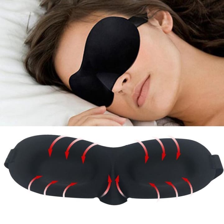 Masque de sommeil 3D avec femme qui dort